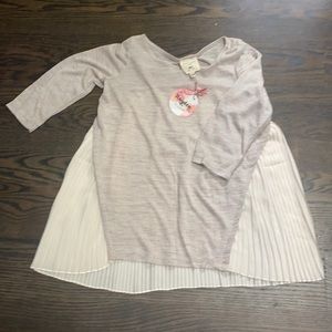Heathered Grey and Cream white tunic from Hayden Girls
